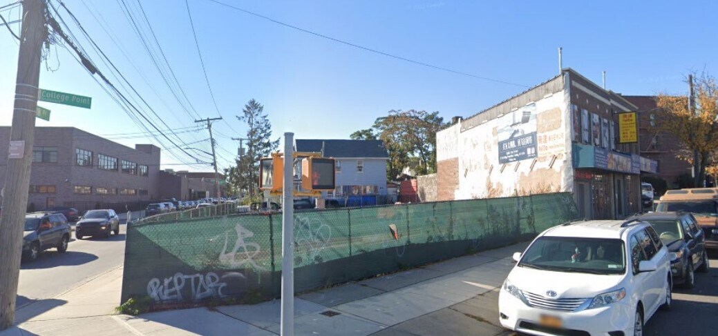 2724 College Point Blvd, Flushing, NY for lease Primary Photo- Image 1 of 2