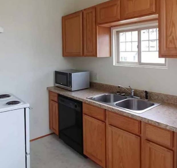 1212 S I St, Tacoma, WA à vendre - Photo intérieure - Image 3 de 4