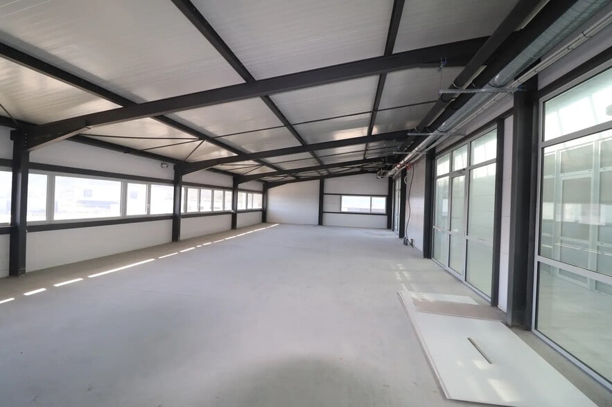 Flex in Guilherand-Granges for lease - Interior Photo - Image 2 of 17