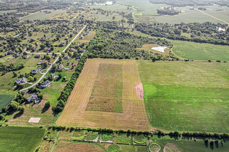 26270 Royal Crest dr, Crete, IL à vendre - Photo du bâtiment - Image 3 de 12