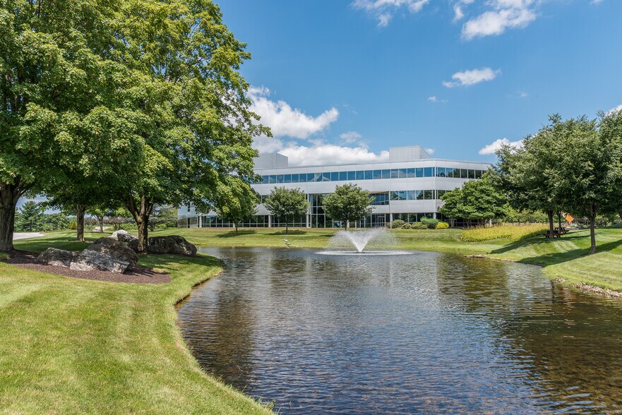 55 Valley Stream Pky, Malvern, PA for lease - Building Photo - Image 2 of 6