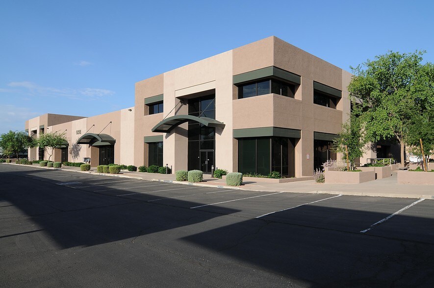 9332 N 95th Way, Scottsdale, AZ à louer - Photo du bâtiment - Image 1 de 5