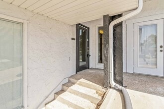 5204 S Thompson St, Springdale, AR for lease Interior Photo- Image 2 of 32