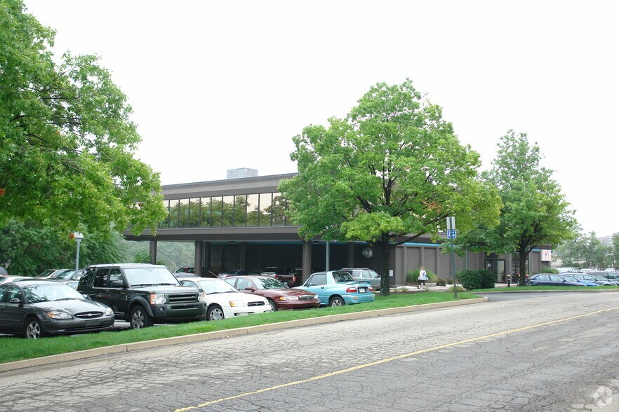 101 Corbett Ct, Pittsburgh, PA à vendre - Photo du bâtiment - Image 2 de 10