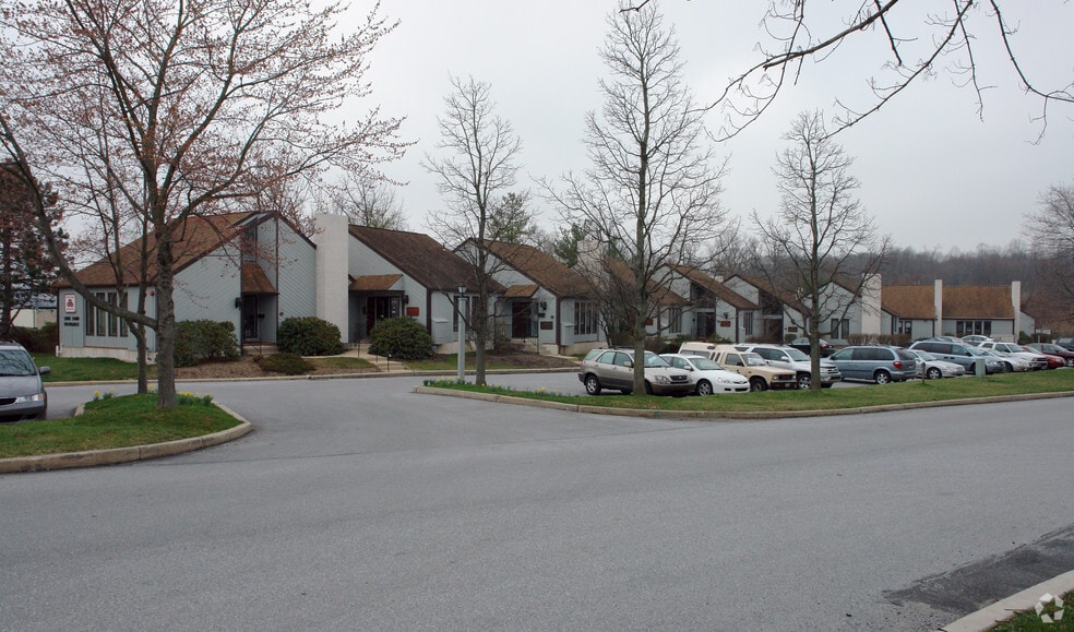 300 N Pottstown Pike, Exton, PA for lease - Building Photo - Image 2 of 47