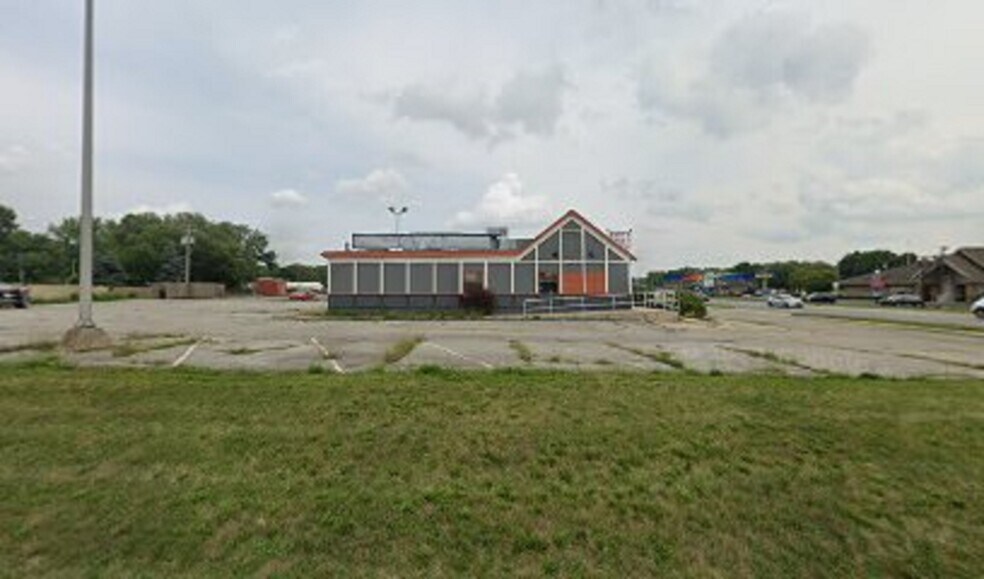 912 W Main St, Peru, IN à louer - Photo du bâtiment - Image 2 de 4