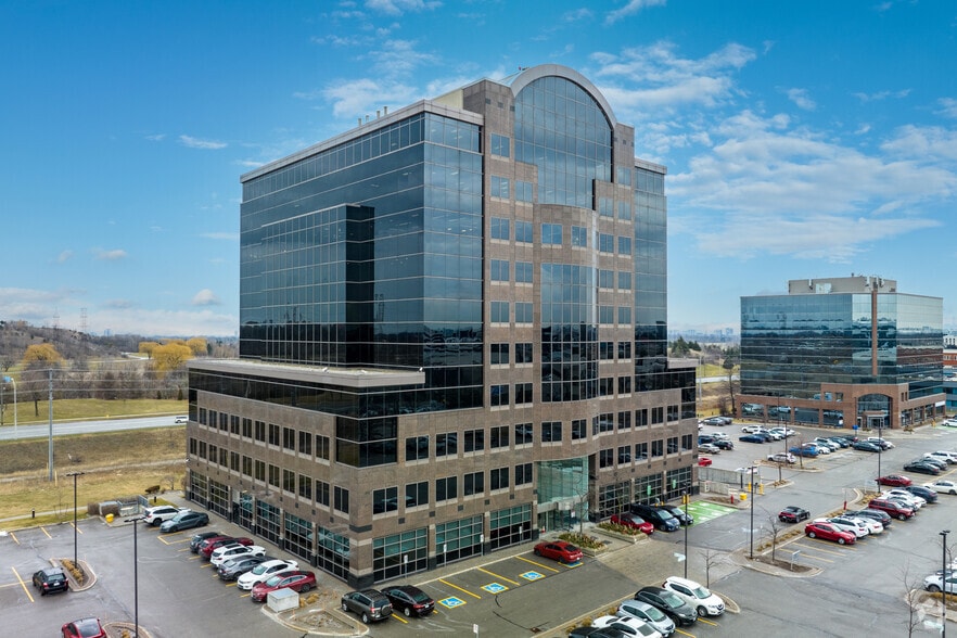 2680 Skymark Ave, Mississauga, ON à louer - Photo du bâtiment - Image 2 de 6