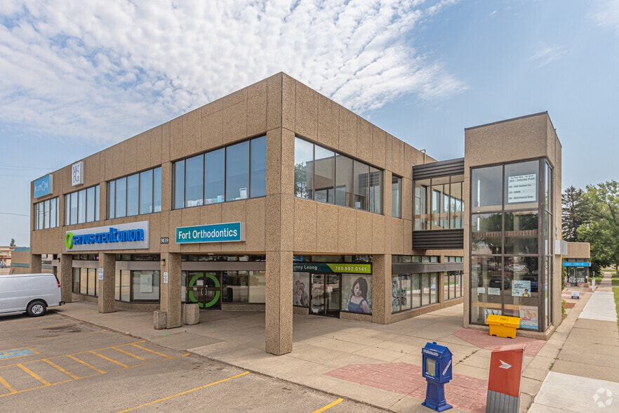 9835 104 St, Fort Saskatchewan, AB à louer - Photo du bâtiment - Image 3 de 6