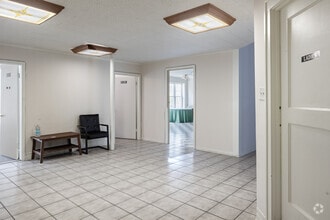 2804-2806 W Belmont Ave, Chicago, IL à louer Photo intérieure- Image 2 de 8