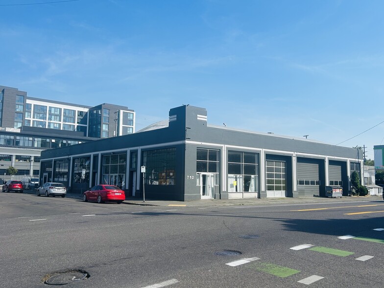 712 SE 7th Ave, Portland, OR à vendre - Photo du bâtiment - Image 1 de 12