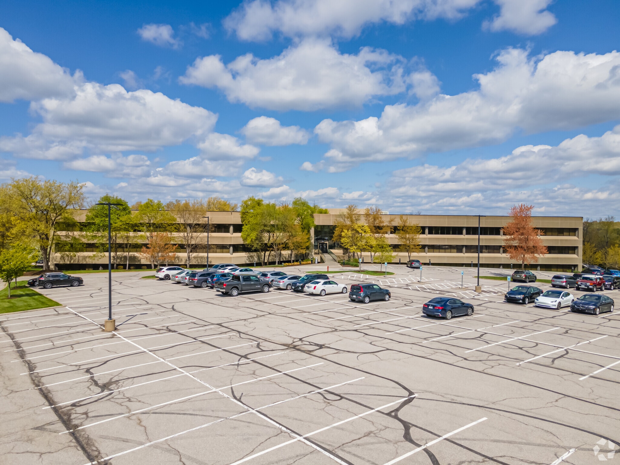 1001 E 101st Ter, Kansas City, MO for lease Primary Photo- Image 1 of 8