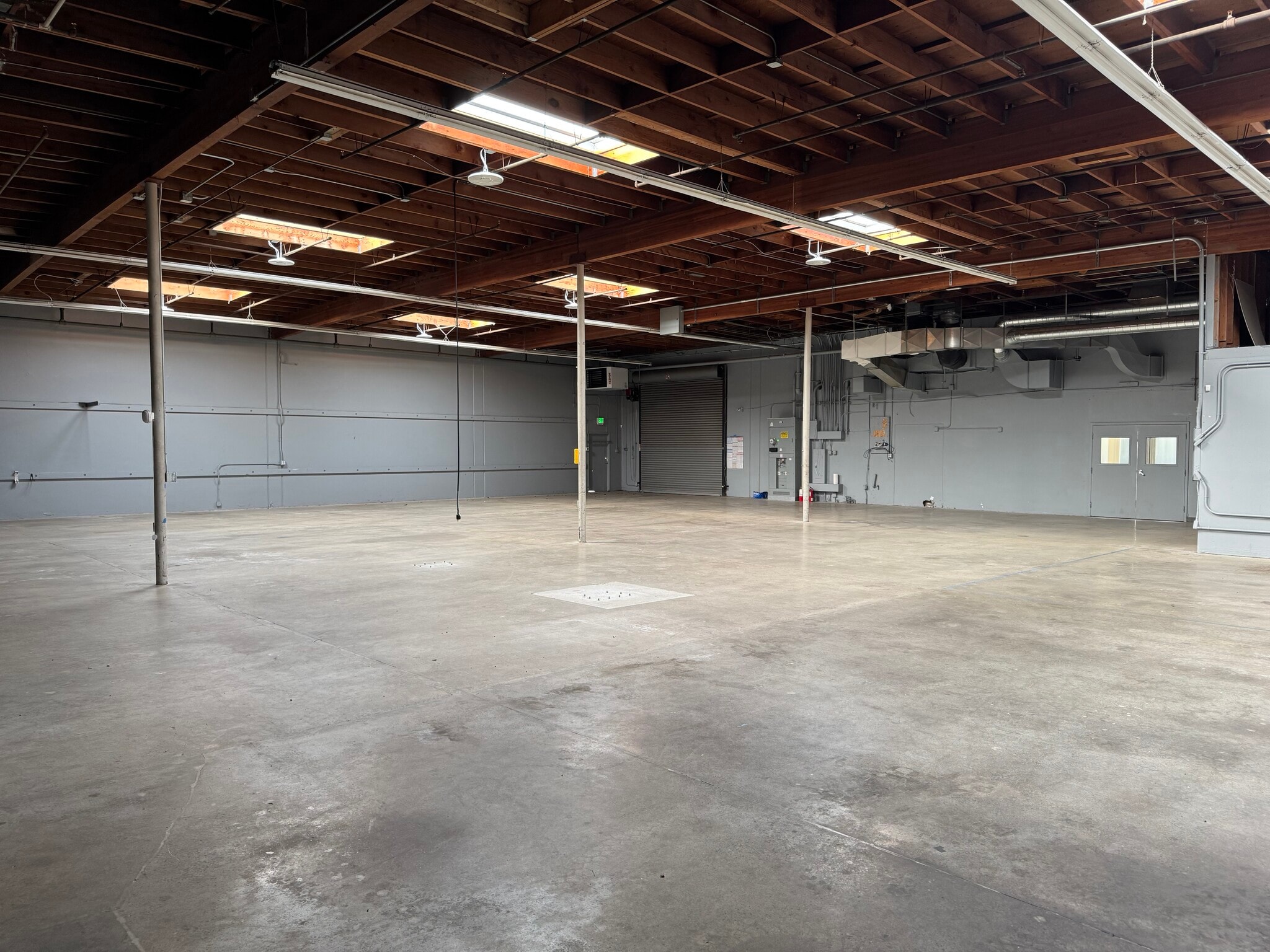 138 W Harris Ave, South San Francisco, CA for lease Primary Photo- Image 1 of 10