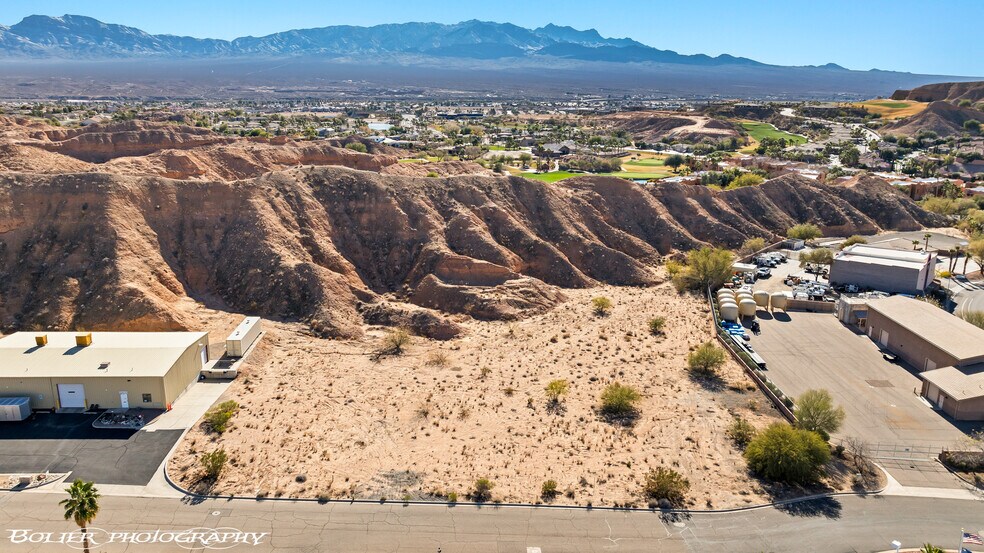 686 Mayan Cir, Mesquite, NV à vendre - Photo du bâtiment - Image 3 de 24