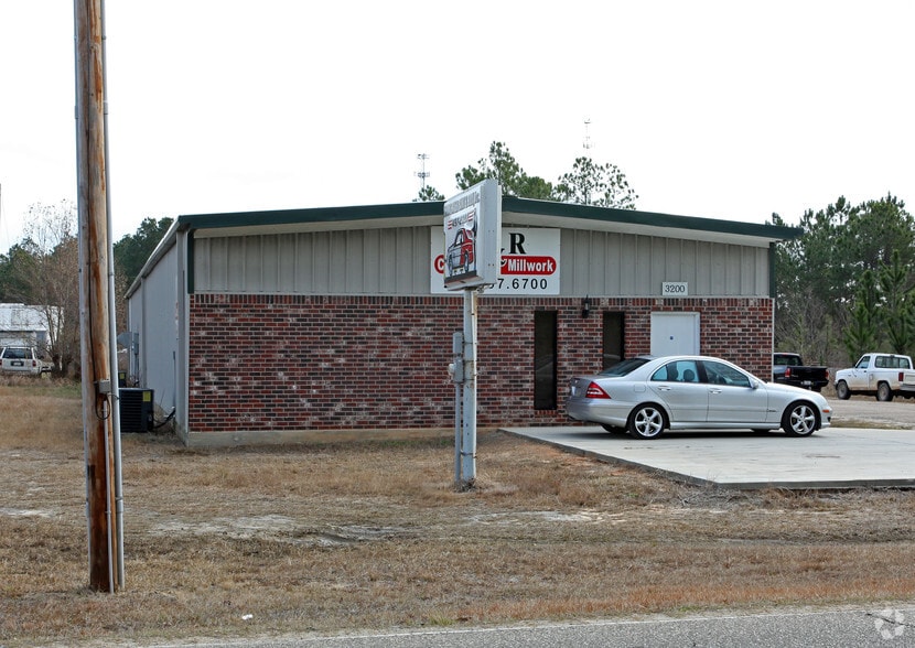3200 Dolphin Dr, Gautier, MS for sale - Building Photo - Image 2 of 11