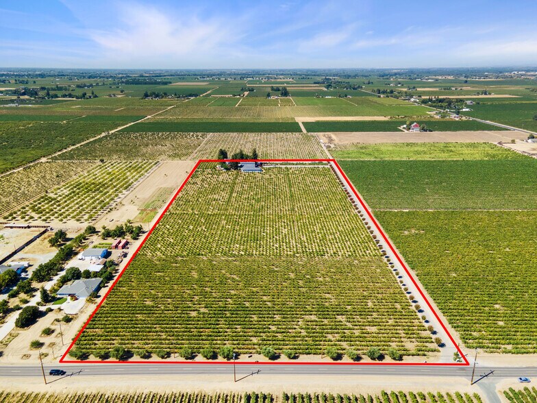9291 E Harney Ln, Lodi, CA à vendre - Aérien - Image 2 de 21