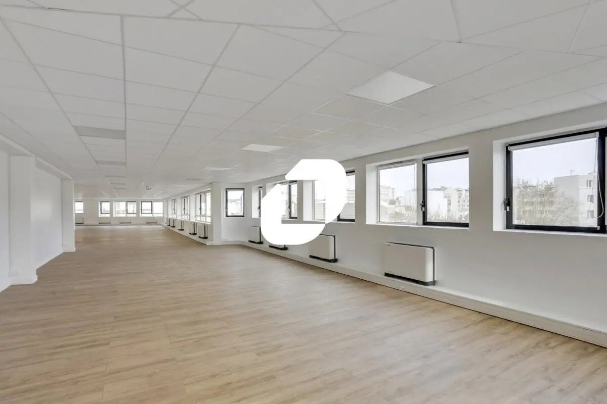 Office in Issy-les-Moulineaux for lease Interior Photo- Image 1 of 17