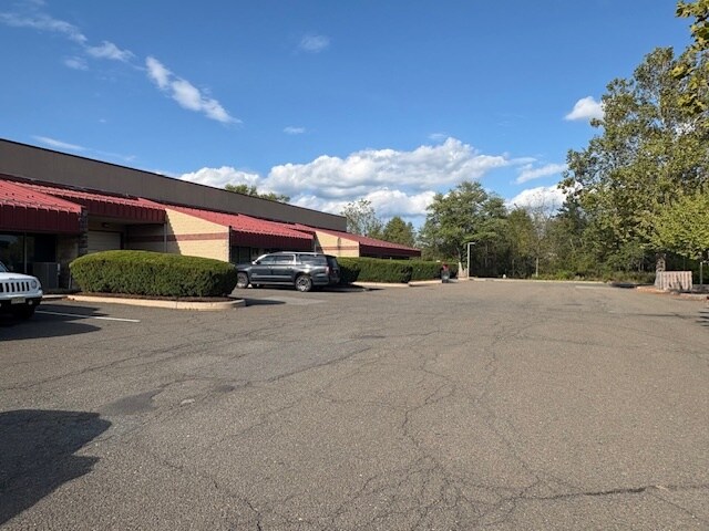 216 Us Highway 206, Hillsborough, NJ à louer - Photo du bâtiment - Image 3 de 7