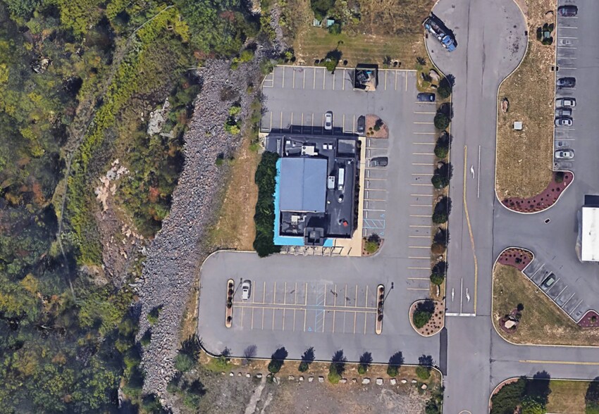 6 Radcliffe Dr, Moosic, PA à vendre - Photo du bâtiment - Image 3 de 3