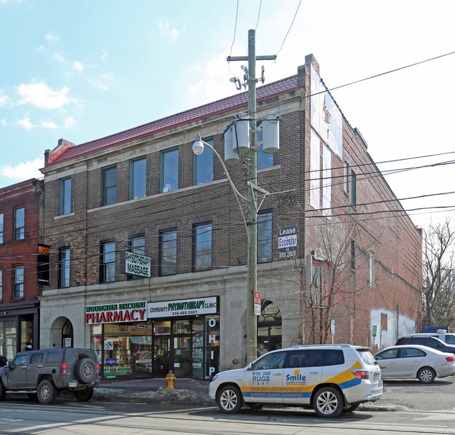 Plus de détails pour 909-911 Queen St E, Toronto, ON - Bureau, Commerce de détail à louer