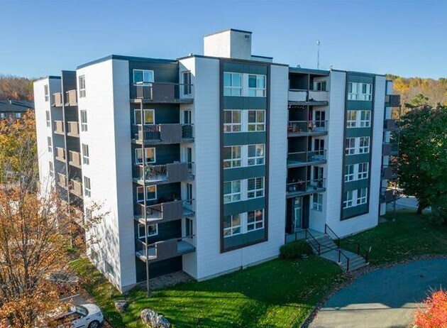 1120 Rue Jogues, Sherbrooke, QC for sale Primary Photo- Image 1 of 1