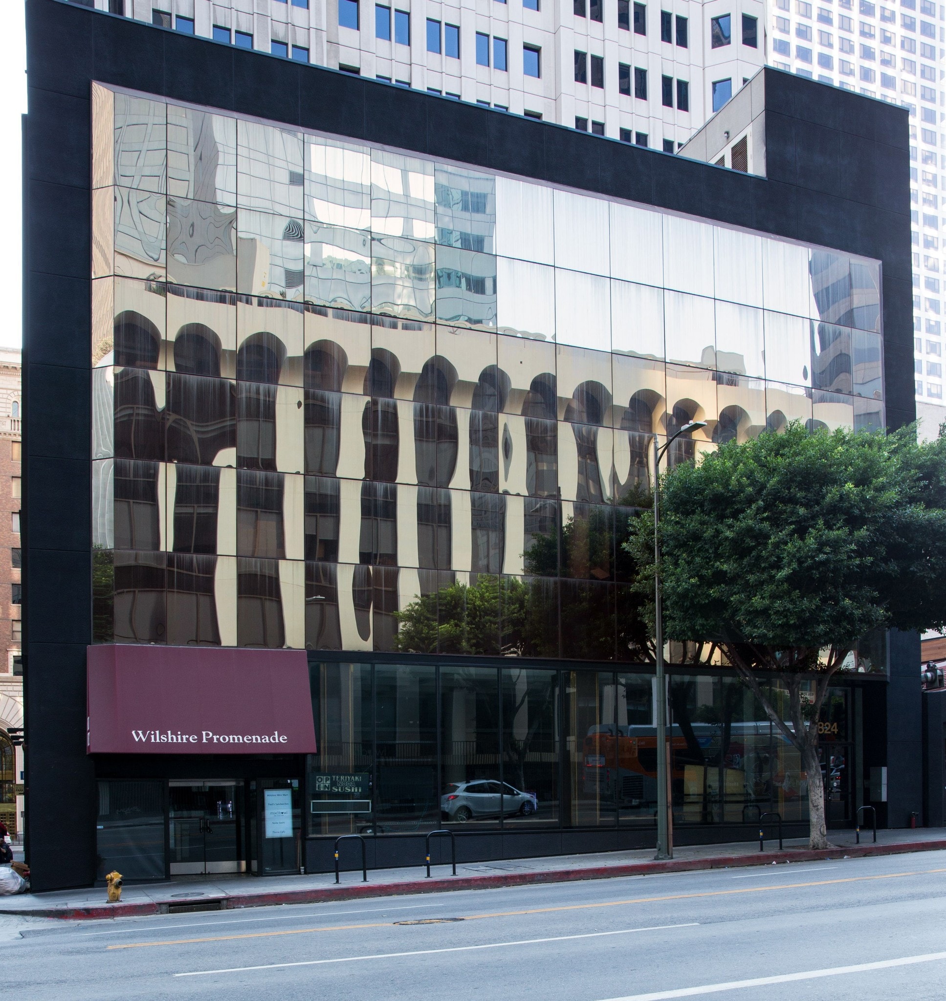 824 Wilshire Blvd, Los Angeles, CA for lease Primary Photo- Image 1 of 29