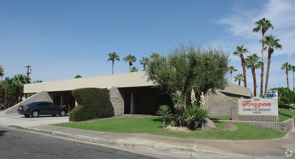 1900 E Tahquitz Canyon Way, Palm Springs, CA à louer - Photo principale - Image 1 de 6