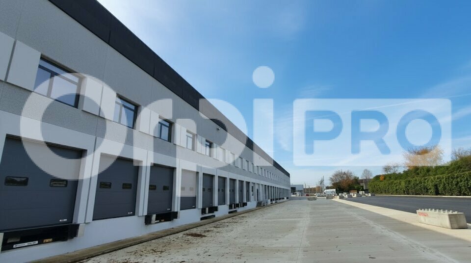 Industrial in Lisses for lease - Building Photo - Image 2 of 13