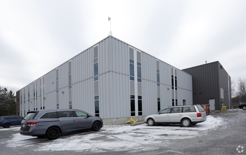 62 Steacie Dr, Ottawa, ON for lease - Building Photo - Image 3 of 11