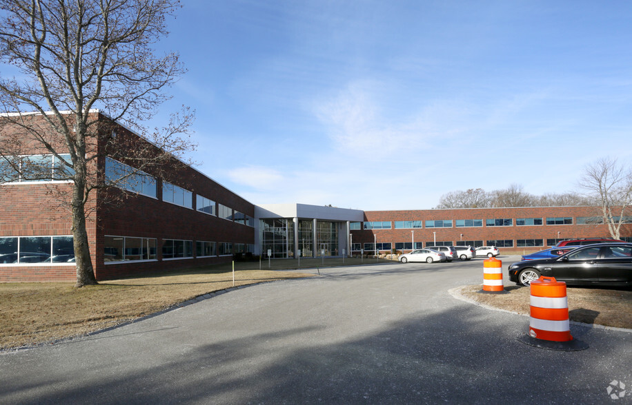 805 Middlesex Tpke, Billerica, MA for lease - Building Photo - Image 1 of 8