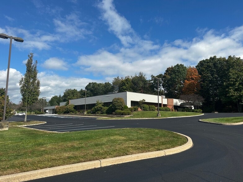 97 Barnes Rd, Wallingford, CT for sale - Building Photo - Image 3 of 8