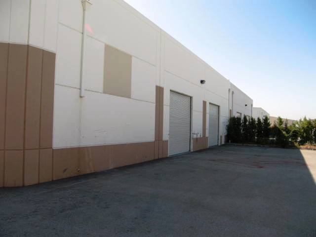 916 W 10th St, Azusa, CA à vendre - Photo du bâtiment - Image 2 de 3