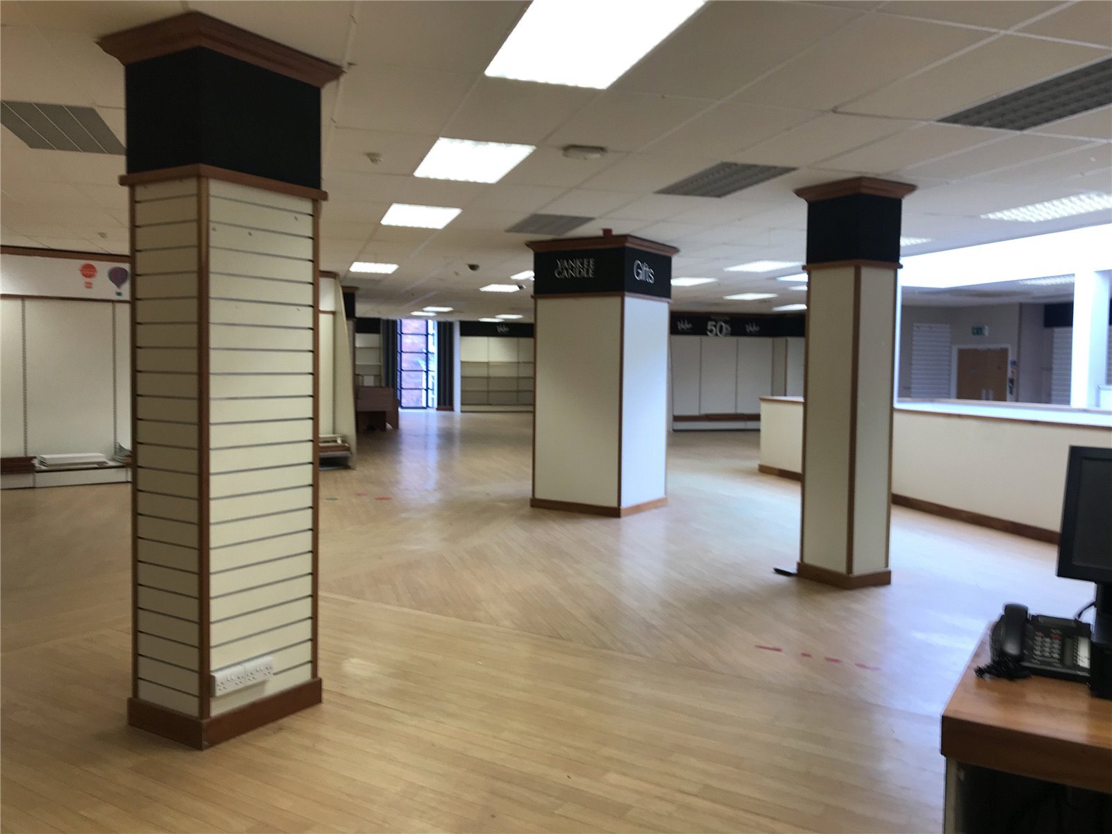 7 Market Pl, Spalding for lease Interior Photo- Image 1 of 3