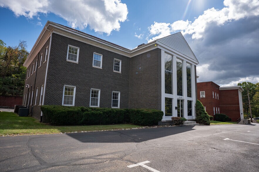 2510 Mosside Blvd, Monroeville, PA à vendre - Photo du bâtiment - Image 1 de 27