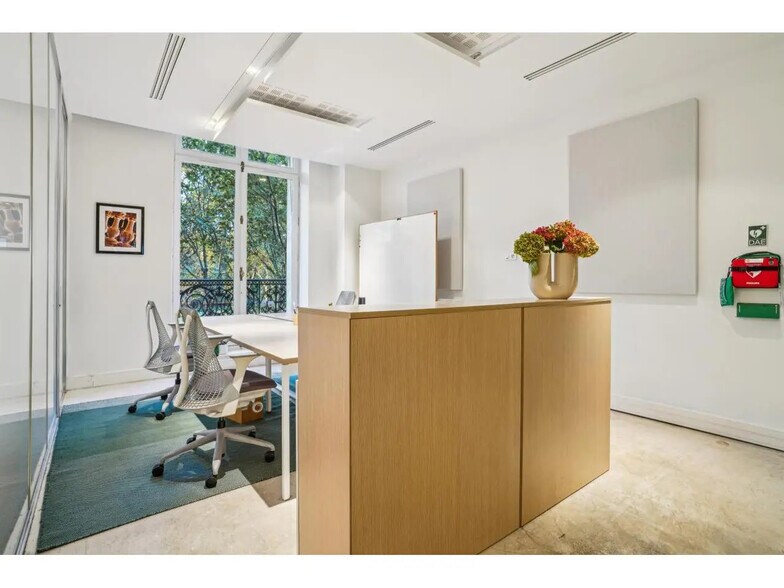 70 Boulevard De Courcelles, Paris à louer - Photo du bâtiment - Image 3 de 22