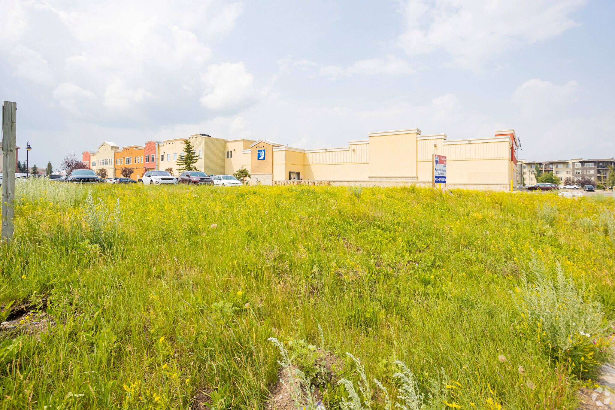 505 Railway St W, Cochrane, AB à vendre Photo principale- Image 1 de 1