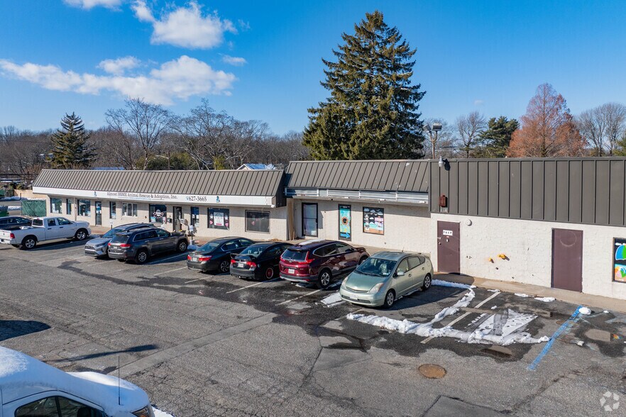 646 Route 112, Patchogue, NY à vendre - Photo du bâtiment - Image 2 de 11