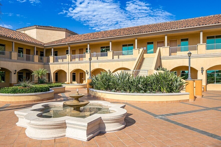 24361 El Toro Rd, Laguna Woods, CA à louer - Photo du bâtiment - Image 3 de 15