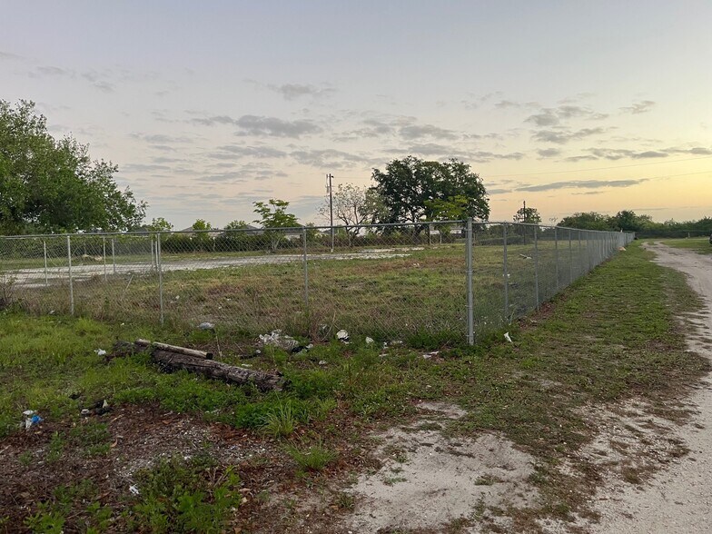 106 Dixie Ave E, Immokalee, FL à vendre - Autre - Image 2 de 5
