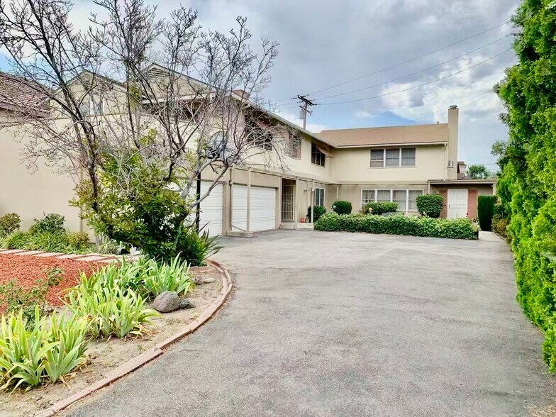 1150 Okoboji Dr, Arcadia, CA à vendre - Photo du bâtiment - Image 2 de 6
