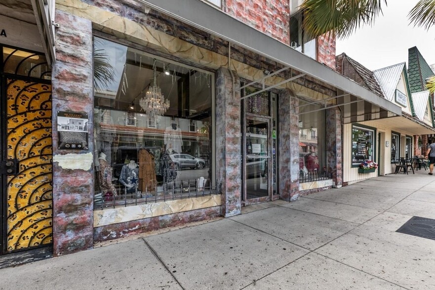 427 N Donnelly St, Mount Dora, FL à louer - Photo du bâtiment - Image 2 de 3