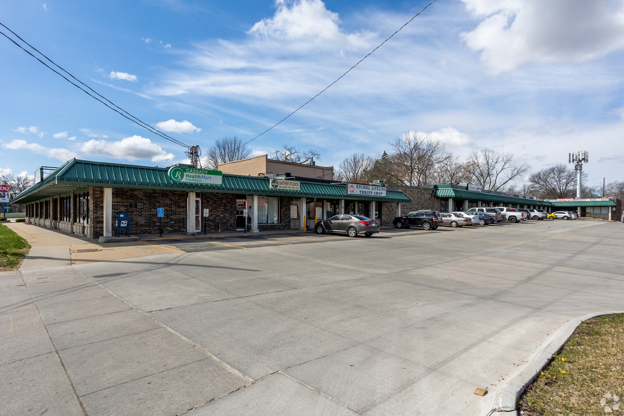 3218-3300 SW 9th St, Des Moines, IA for lease Primary Photo- Image 1 of 4