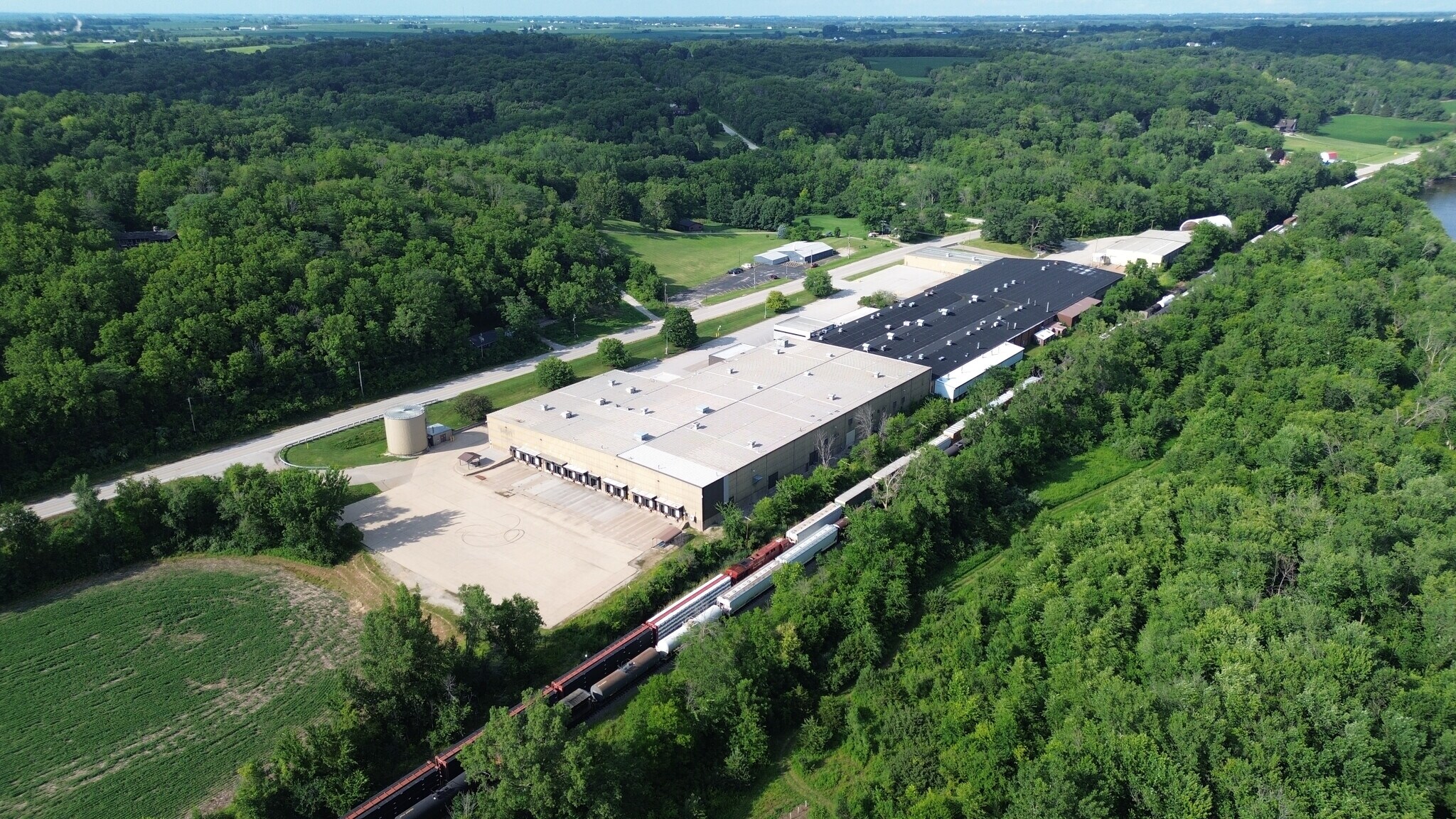 2900 Hwy 22, Muscatine, IA for sale Primary Photo- Image 1 of 9