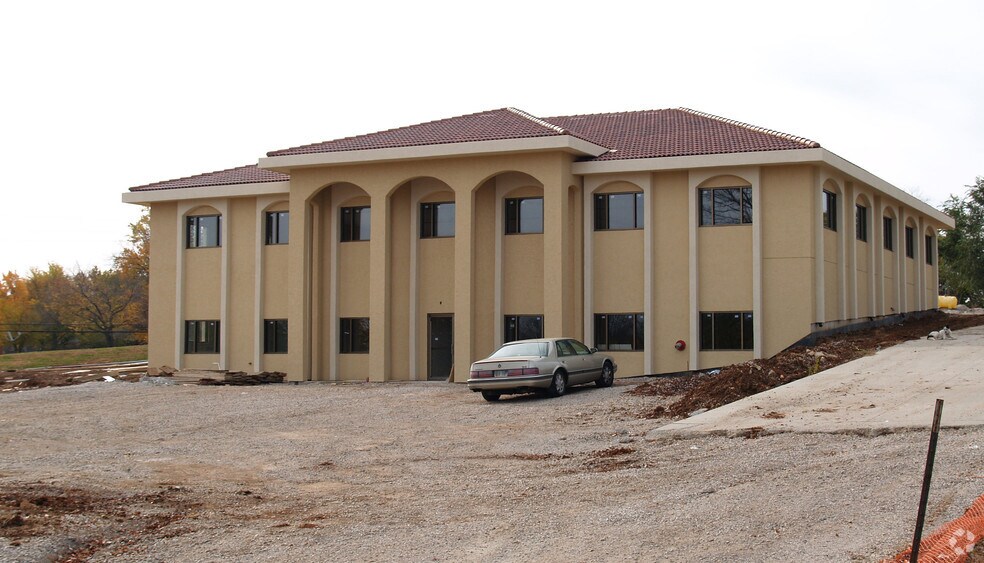 8650 Candlelight Ln, Lenexa, KS à vendre - Photo du bâtiment - Image 2 de 5