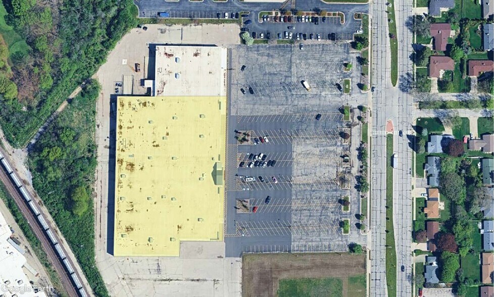 3201-3205 N Mayfair Rd, Wauwatosa, WI à louer - Photo du bâtiment - Image 2 de 2