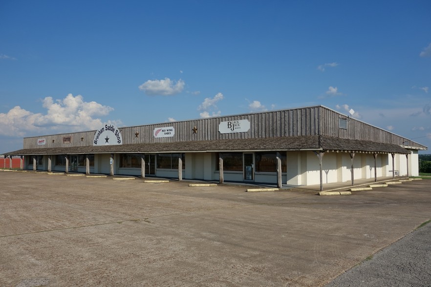 1800 Highway 290 E, Brenham, TX à vendre - Photo principale - Image 1 de 1