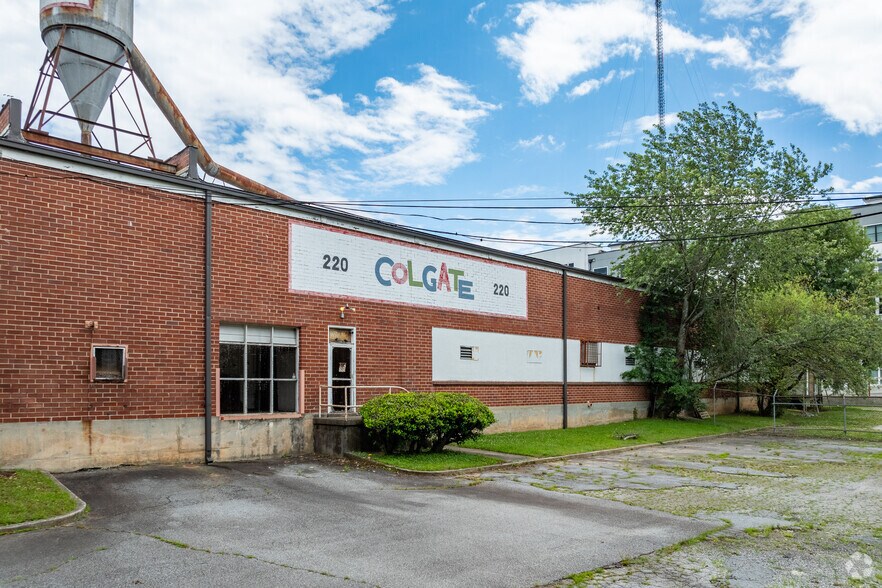 220 Pearl St SE, Atlanta, GA à louer - Photo du bâtiment - Image 3 de 7