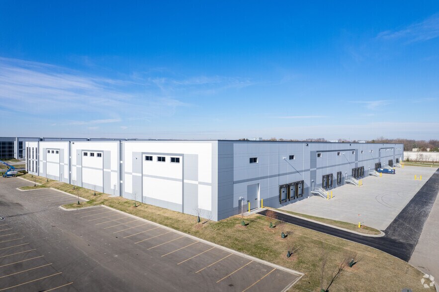 620 Darling Dr, Vernon Hills, IL à louer - Photo du bâtiment - Image 2 de 5