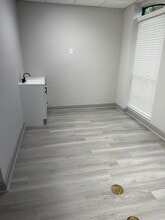 12651 W Sunrise Blvd, Sunrise, FL à louer Photo intérieure- Image 2 de 8