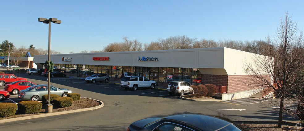 596 Westport Ave, Norwalk, CT for lease - Building Photo - Image 1 of 4