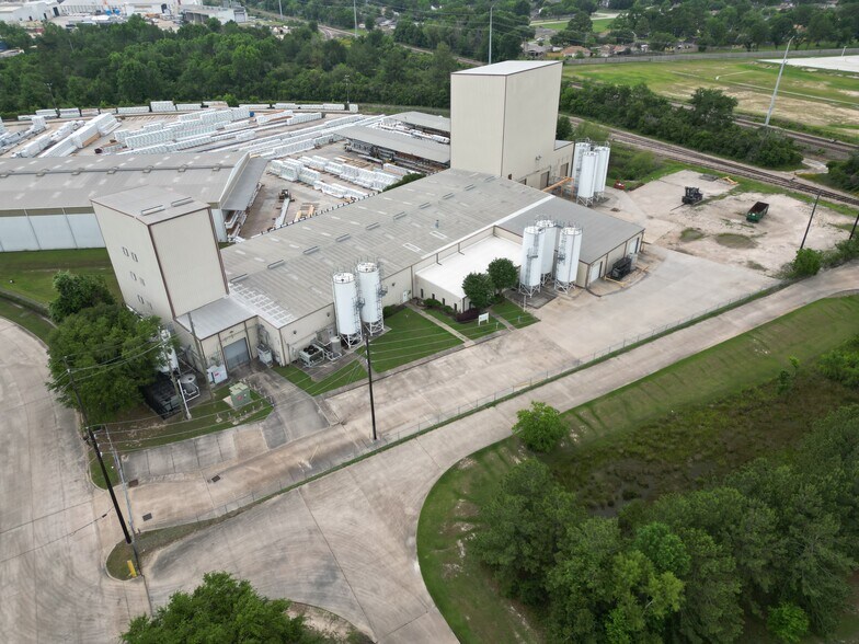 8615 Golden Spike Ln, Houston, TX à vendre - Photo du bâtiment - Image 1 de 11